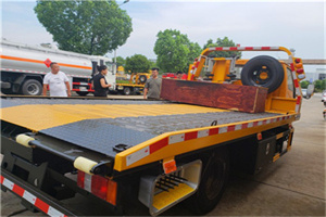 惠州附近拖车电话号码服务